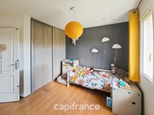 Très agréable maison 6 pièces, jardin, piscine, double garage