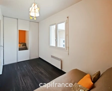 Maison de plain pied de 141m², 4 chambres, bureau, jardin, double garage, terrain de 1440m²