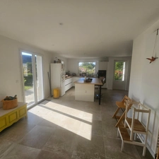 Maison au calme sur 3300 m2 de terrain arboré