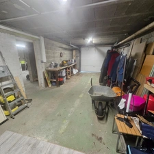 Maison au calme sur 3300 m2 de terrain arboré