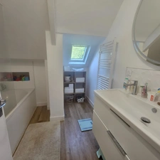 Maison au calme sur 3300 m2 de terrain arboré