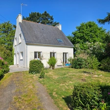 Maison au calme sur 3300 m2 de terrain arboré