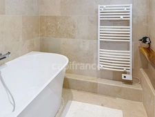 AJACCIO (20), AJACCIO en CENTRE-VILLE – SUPERBE APPARTEMENT T4 AVEC TERRASSE, JARDIN ET JACUZZI 