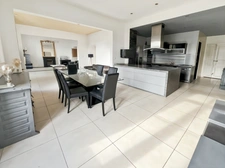 AJACCIO (20), centre ville à proximité immédiate du cours Napoléon, bel appartement T5 de 155m2 avec balcons