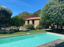 CORSE (20)- Commune de SOTTA, 10 minutes aéroport FIGARI et 15 min de PORTO VECCHIO belle maison T4 avec piscine