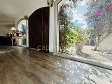 CAGNES SUR MER (06), Villa de caractère avec vue mer, piscine et jardin méditerranéen, quartier résidentiel calme