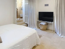 AJACCIO (20), AJACCIO en CENTRE-VILLE – SUPERBE APPARTEMENT T4 AVEC TERRASSE, JARDIN ET JACUZZI 