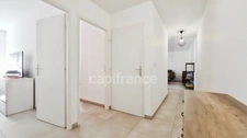 Ajaccio bel appartement T3 avec terrasse au sein d'une résidence récente, proche commerces et bus