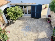 CAGNES SUR MER (06), Villa de caractère avec vue mer, piscine et jardin méditerranéen, quartier résidentiel calme