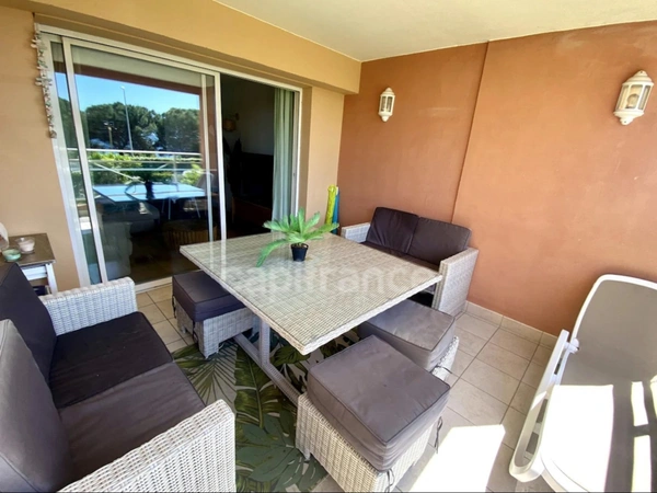  AJACCIO (20), appartement T2, proche plage au sein d'une résidence standing, avec piscine et parking