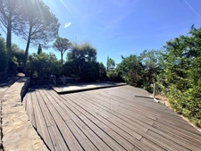 FREJUS (83– Villa de plain-pied de 170 m², 5 chambres, piscine et terrain de 1 100 m² – Exclusivité