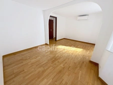  AJACCIO (20), centre ville proche Tribunal, appartement 3 pièces avec balcon