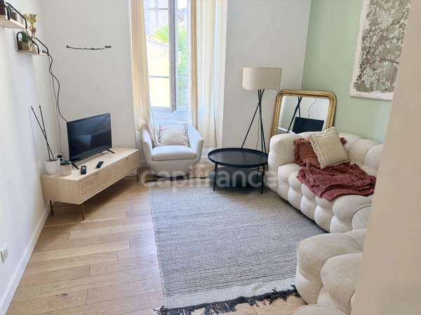  AJACCIO (20), Charmant appartement T2, début du cours Napoléon, proche Port, gare, commerces, bus ...