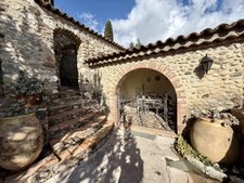 CAGNES SUR MER (06), maison 7 pièces avec patio, terrasses, jardin en centre ville