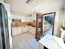 Proche AJACCIO, commune de BASTELICACCIA (20), bel appartement T5 avec terrasse, parking, cave, vue mer...
