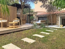 AJACCIO (20), AJACCIO en CENTRE-VILLE – SUPERBE APPARTEMENT T4 AVEC TERRASSE, JARDIN ET JACUZZI 