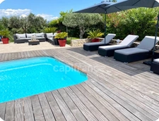 CAGNES SUR MER (06), Villa de caractère avec vue mer, piscine et jardin méditerranéen, quartier résidentiel calme