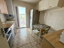  AJACCIO (20), appartement T4, proche centre ville, au sein d'une résidence avec parking, vue dégagée, cave...