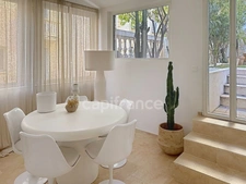 AJACCIO (20), AJACCIO en CENTRE-VILLE – SUPERBE APPARTEMENT T4 AVEC TERRASSE, JARDIN ET JACUZZI 