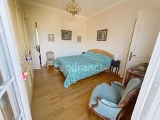 CAGNES SUR MER (06), maison 7 pièces avec patio, terrasses, jardin en centre ville