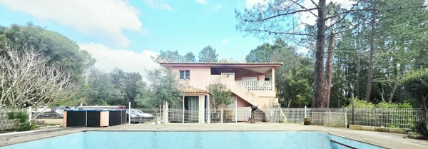 Villa avec piscine à vendre 7 pièces LECCI (20)