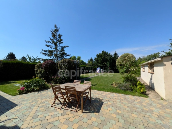 LARGE FLAMANDE AVEC MAGNIFIQUE JARDIN