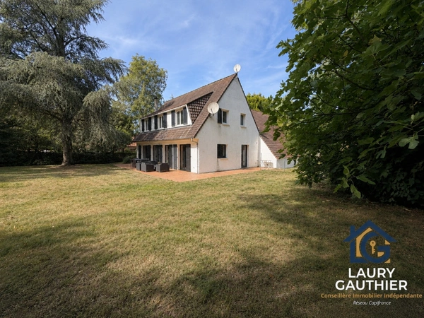 MAISON INDIVIDUELLE MONTAGNE DE WERVICQ SUD – 176 m² – 5 CHAMBRES – GRAND JARDIN 2 500 m² – DOUBLE GARAGE – ENVIRONNEMENT CALME 