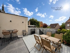 BOUSBECQUE – Élégante demeure familiale de caractère rénovée – 5 chambres – Terrasse, jardin, cave et garage