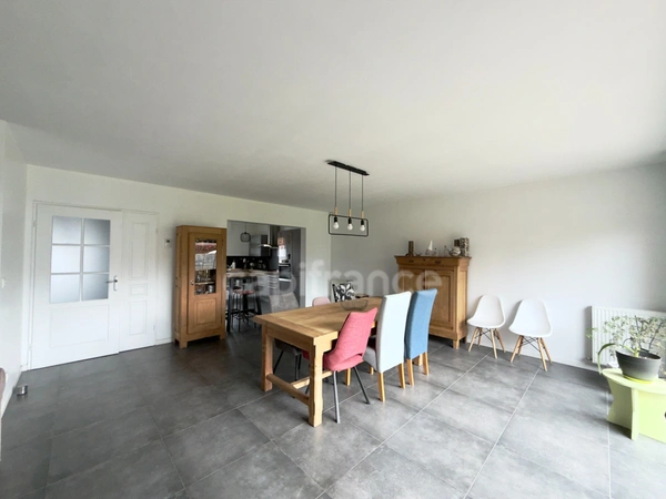 Maison familiale 4 chambres avec jardin et garage Secteur calme et recherché