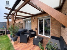 HOUPLINES BOURG — Maison rénovée avec 3 chambres, jardin exposé sud et garage