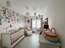 HOUPLINES BOURG — Maison rénovée avec 3 chambres, jardin exposé sud et garage
