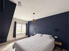 HOUPLINES BOURG — Maison rénovée avec 3 chambres, jardin exposé sud et garage