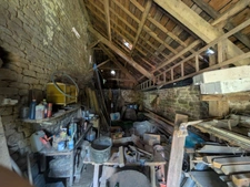 LOCMALO EN CAMPAGNE JOLIE MAISON EN PIERRE SOUS ARDOISE A RENOVER DE 3 PIECES 90M² ENVIRON PARCELLE DE 2569M² ENVIRON