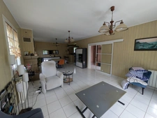 PRIZIAC PROPRIÉTÉ COMPOSÉE D'UNE MAISON DE TYPE NÉO BRETONNE DE 8 PIECES EN TRES BON ETAT GENERAL GRANDE DÉPENDANCES PARCELLE DE 1 HECTARE 47 ARES