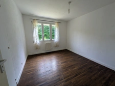 LIGNOL en campage au calme maison en rez de chaussée surélevé de 98m² environ 6 pièces parcelle de 2425m² environ avec dépendance.