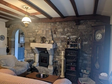 PLOERDUT JOLIE MAISON EN PIERRE SOUS ARDOISE DE 94 M² ENVIRON 5 PIECES 2 DEPENDANCES TERRAIN CLOS DE 2686m² A BATIR