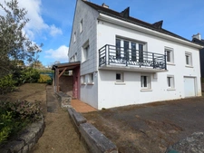 LOCMALO MAISON DE 5 PIÈCES 132 M² ENVIRON EN REZ DE CHAUSSÉE SURÉLEVÉ PARCELLE CLÔTURÉE D'ENVIRON 1500m²