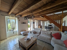 PLOËRDUT JOLIE LONGÈRE RÉNOVÉE DE 170M² ENVION DE 5 PIÈCES DEUX GARAGES PARCELLE DE 2840m² ENVIRON