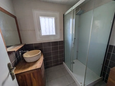 LOCMALO MAISON DE 5 PIÈCES 132 M² ENVIRON EN REZ DE CHAUSSÉE SURÉLEVÉ PARCELLE CLÔTURÉE D'ENVIRON 1500m²