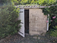 SEGLIEN MAISON EN PIERRE SOUS ARDOISES 65m² ENVIRON 4 PIECES PARCELLE DE 145M² ENVIRON