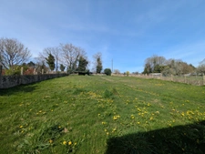 LOCMALO MAISON À RÉNOVER DE 80M² environ 5 pièces parcelle de 1066m² envion.