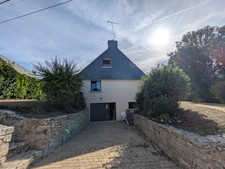 GUERN JOLIE MAISON NÉO BRETONNE AVEC UNE VIE DE PLAIN PIED DE 4 PIECES DE 100M² ENVIRON SUR PARCELLE DE 911m²