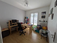 PRIZIAC PROPRIÉTÉ COMPOSÉE D'UNE MAISON DE TYPE NÉO BRETONNE DE 8 PIECES EN TRES BON ETAT GENERAL GRANDE DÉPENDANCES PARCELLE DE 1 HECTARE 47 ARES