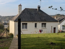 GUEMENE SUR SCORFF JOLIE MAISON DE 5 PIECES EN REZ DE CHAUSSE SURELEVE DE 68m² PARCELLE DE 826m² EVIRON