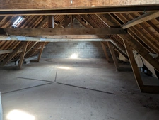 LOCMALO MAISON À RÉNOVER DE 80M² environ 5 pièces parcelle de 1066m² envion.