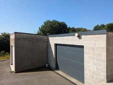 PLOËRDUT JOLIE LONGÈRE RÉNOVÉE DE 170M² ENVION DE 5 PIÈCES DEUX GARAGES PARCELLE DE 2840m² ENVIRON