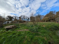 LOCMALO EN CAMPAGNE JOLIE PROPRETE EN PARTIE RESTAUREE DE 90 M² ENVIRON AVEC DEPENDANCES A RENOVER UN PUITS UNE PARCELLE DE 1 HECTARE 09 ARES 21 CENTIARES