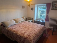 PLOERDUT JOLIE MAISON EN PIERRE SOUS ARDOISE DE 94 M² ENVIRON 5 PIECES 2 DEPENDANCES TERRAIN CLOS DE 2686m² A BATIR