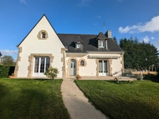 PLOERDUT NEO BRETONNE DE 140M² ENVIRON 6 PIECES AVEC VIE DE PLAIN PIED PARCELLE CLOTUREE DE 1077m²