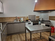 GUEMENE SUR SCORFF IMMEUBLE DE 239M² ENVIRON COMPOSÉ DE DEUX APPARTEMENTS ET UNE SURFACE COMMERCIALE PARCELLE DE 533m²